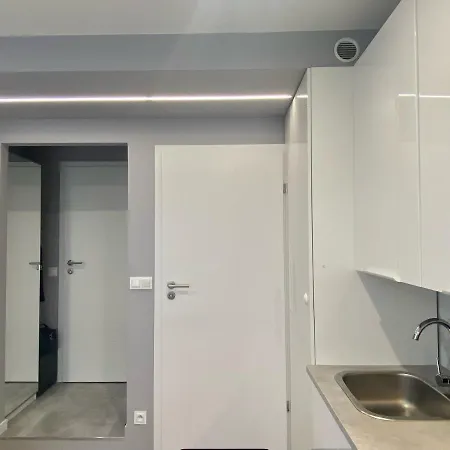 Апартаменты Enes Legnicka Street A Вроцлав