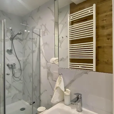 Апартаменты Enes Legnicka Street A Вроцлав