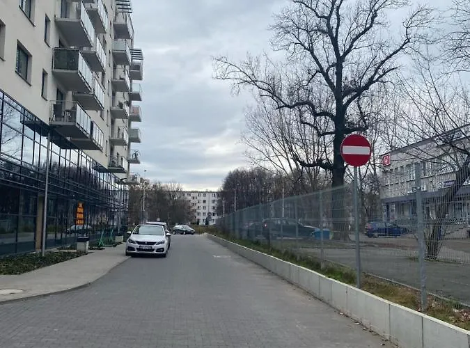 Enes Legnicka Street A Apartment