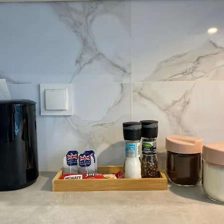 Enes Legnicka Street A Apartment