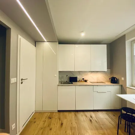 Enes Legnicka Street A Apartment